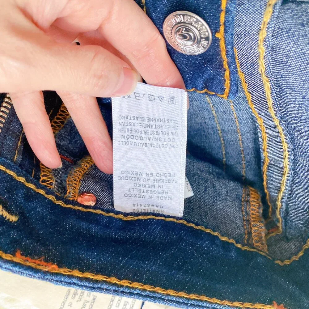 True Religion Mid Rise Straight Jean, NWT - Picture 6 of 7